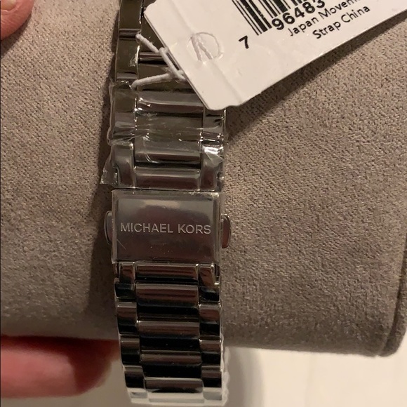 Michael Kors Kacie Silver Dial Stainless Watch - Picture 3 of 5